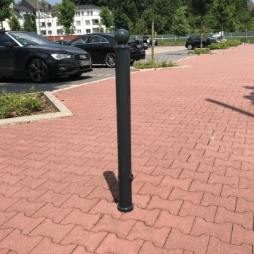 Uitneembare parkeerpaal 76 mm met bolvormige kop en cilinderslot omgeving