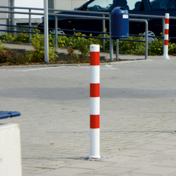 Uitneembare parkeerpaal 76 mm wit rood met driekantslot omgeving 0