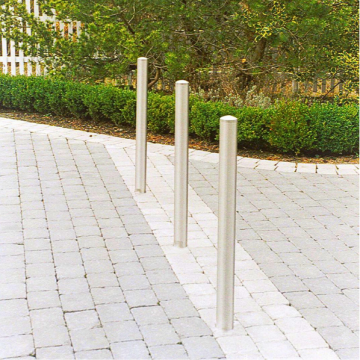 Vaste parkeerpaal rvs 76 mm om te betonneren omgeving